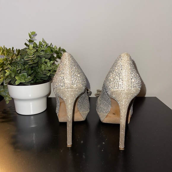 Gold Heels - Picture 3 of 5